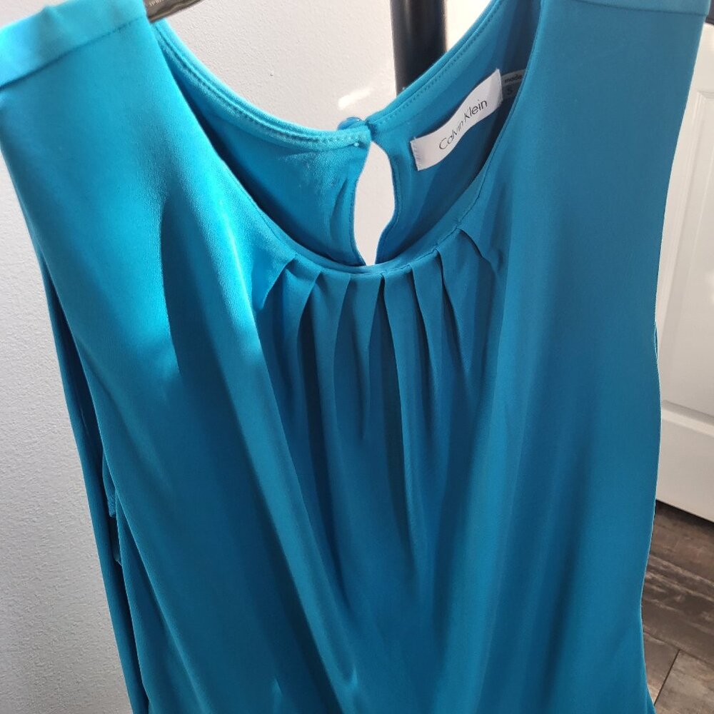Calvin Klein Robin Egg Blue pleated neckline blouse with keyhole back Small